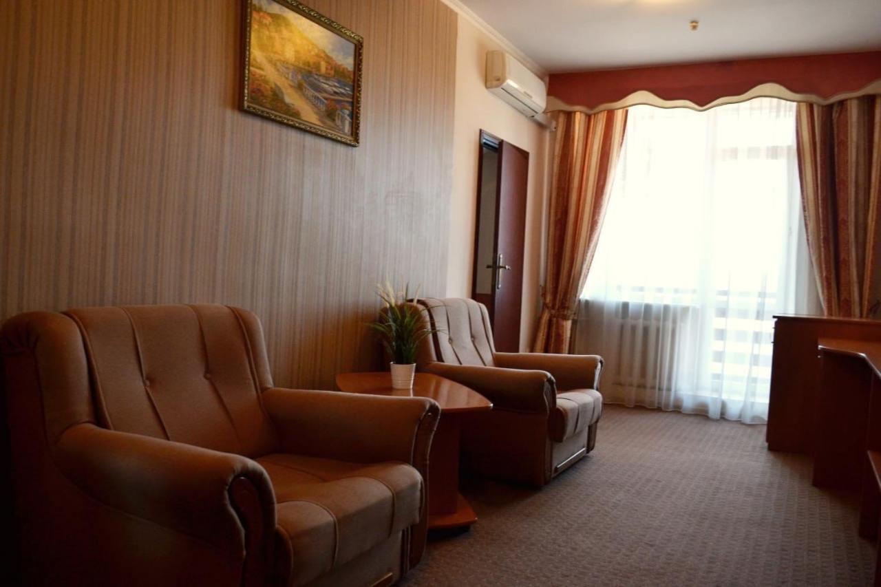 Hotel Perlyna Ars Stryj Esterno foto
