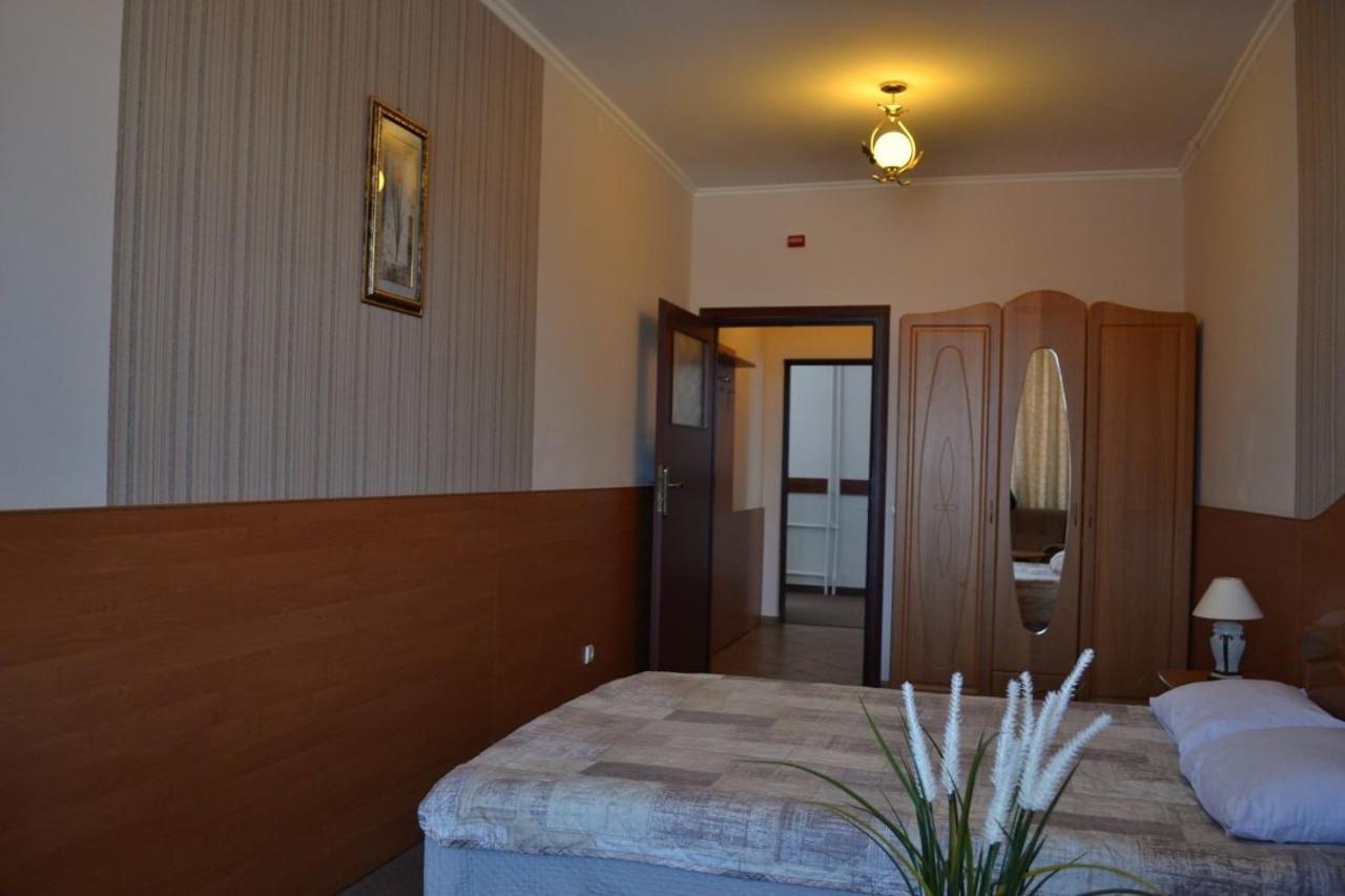 Hotel Perlyna Ars Stryj Esterno foto